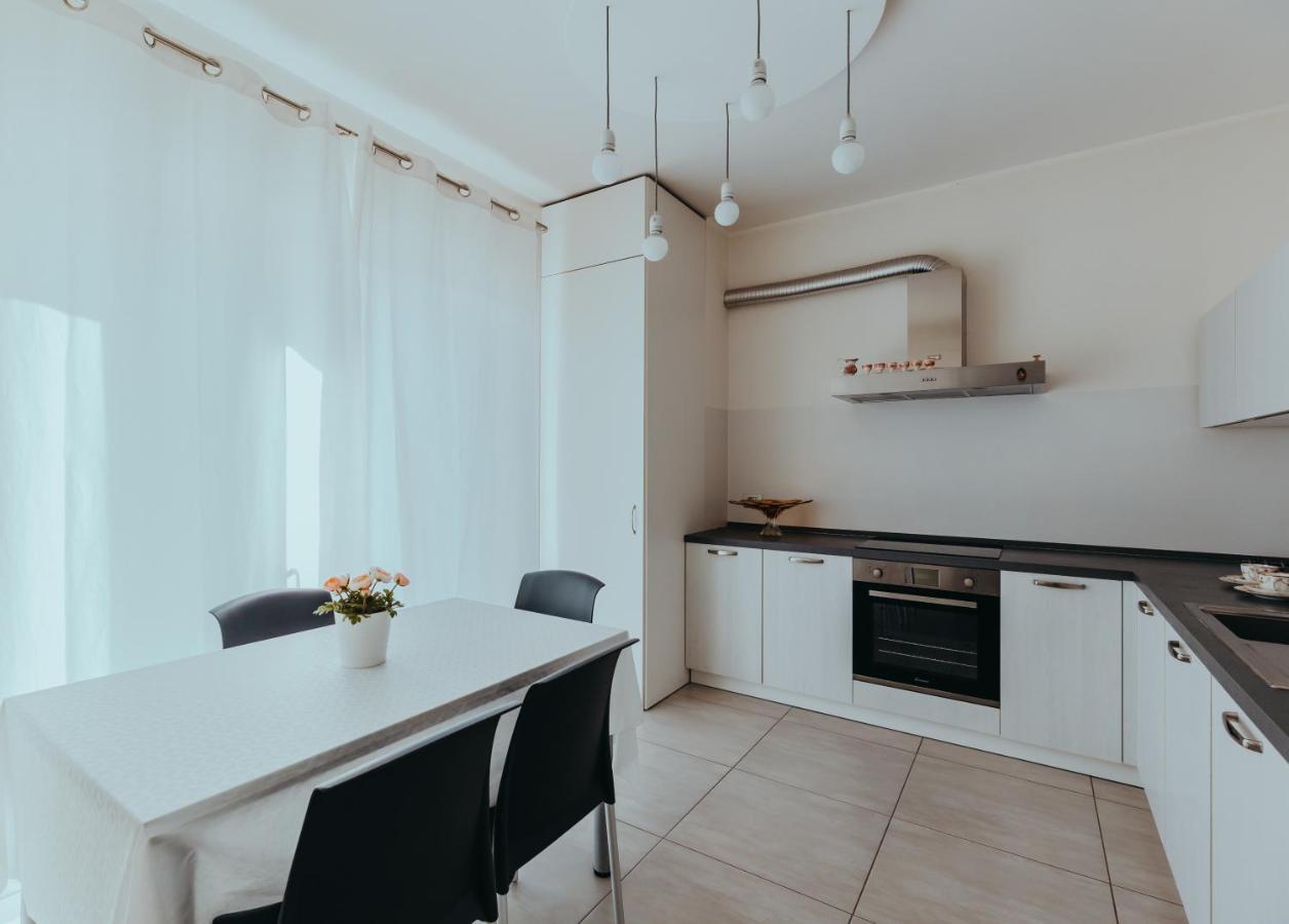 Ferienwohnung The Attico Padenghe sul Garda Exterior foto