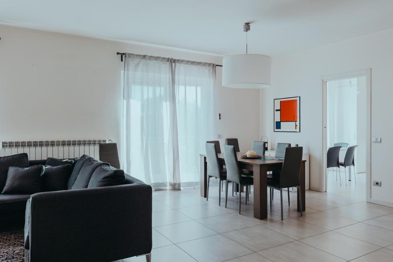 Ferienwohnung The Attico Padenghe sul Garda Exterior foto