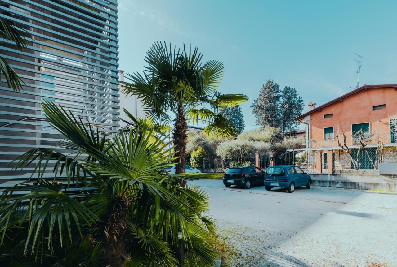 Ferienwohnung The Attico Padenghe sul Garda Exterior foto