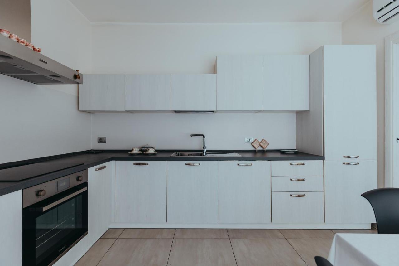 Ferienwohnung The Attico Padenghe sul Garda Exterior foto