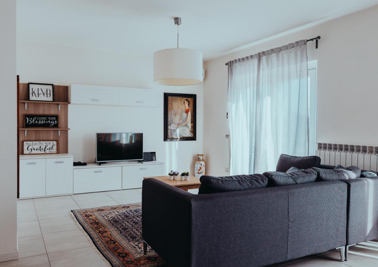 Ferienwohnung The Attico Padenghe sul Garda Exterior foto