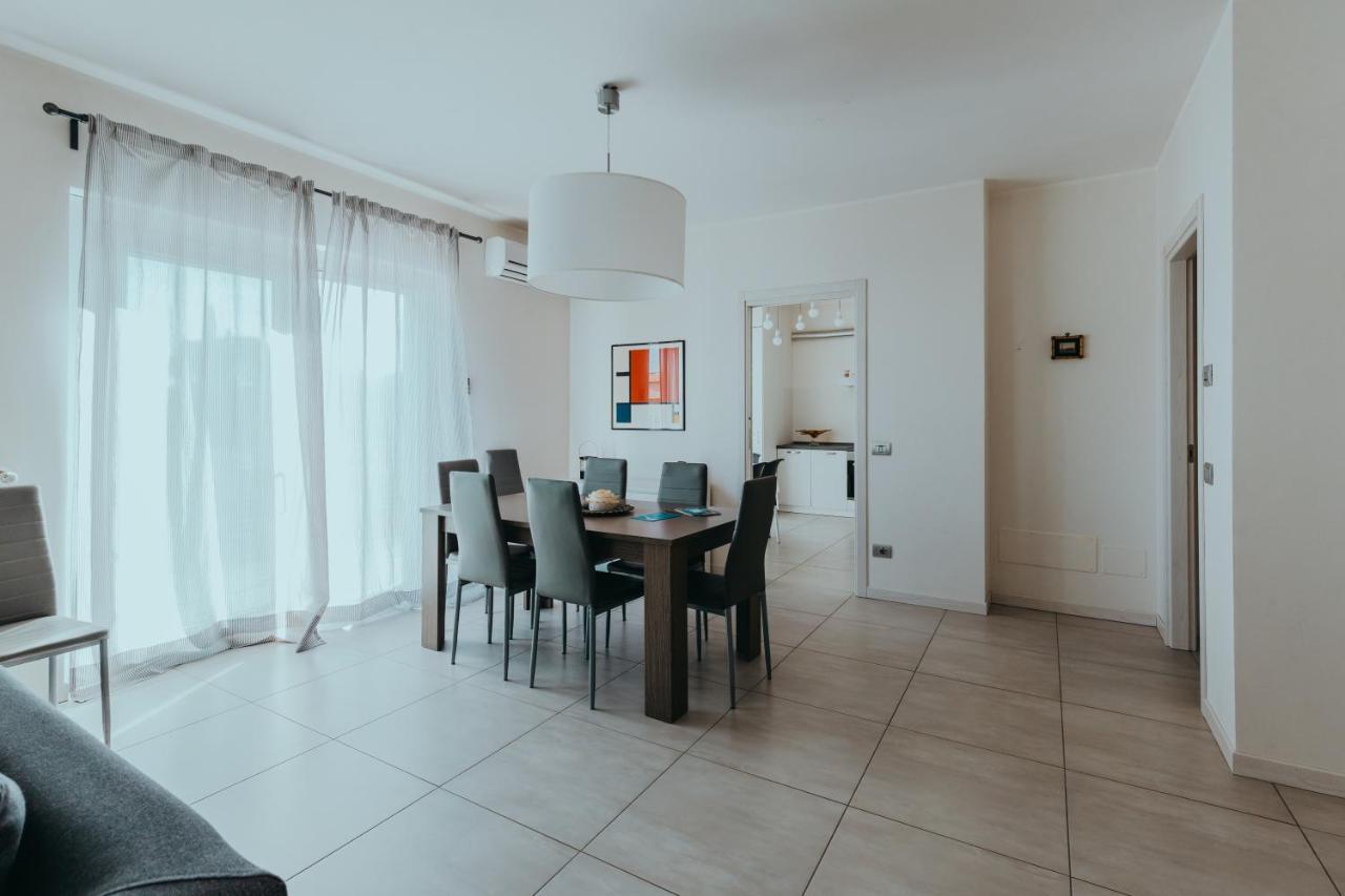 Ferienwohnung The Attico Padenghe sul Garda Exterior foto