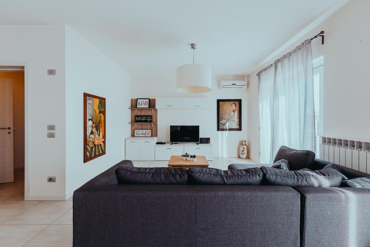 Ferienwohnung The Attico Padenghe sul Garda Exterior foto